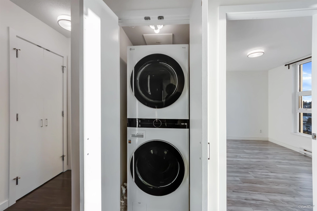 Bedroom 3 Photo of 1002 2232 Douglas Road, Burnaby, BC