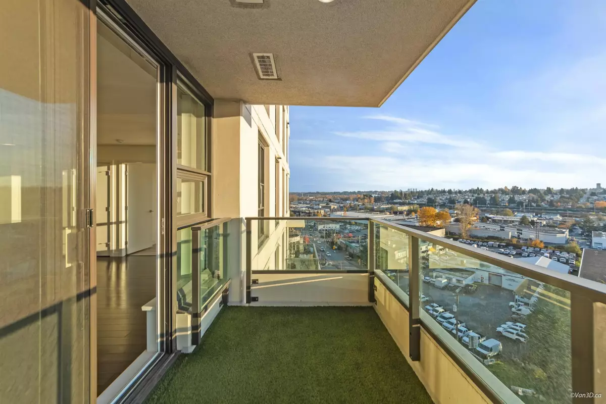 Guest Bathroom Photo of 1002 2232 Douglas Road, Burnaby, BC