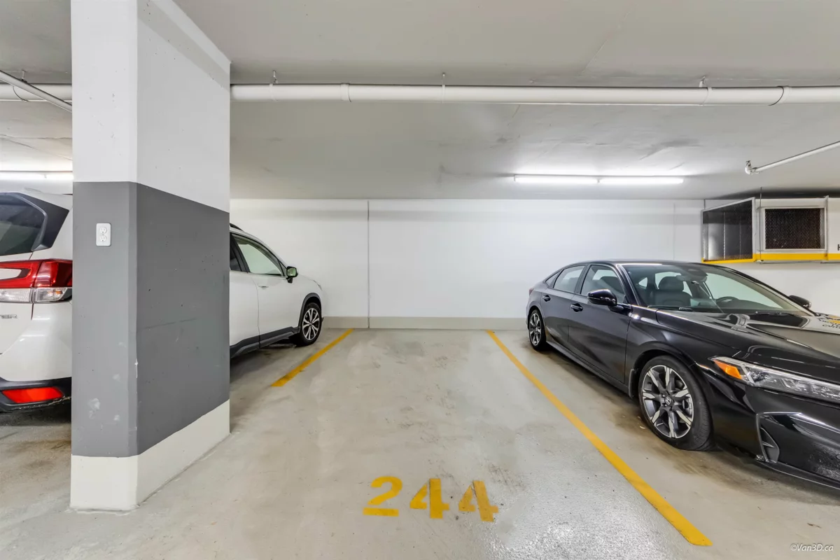 Hot Tub / Spa Photo of 1002 2232 Douglas Road, Burnaby, BC