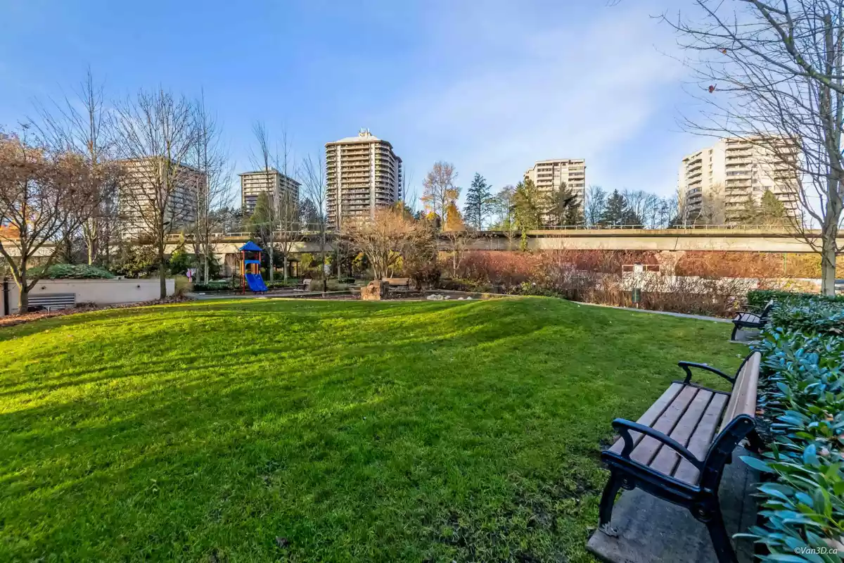 Outdoor Patio Photo of 1002 2232 Douglas Road, Burnaby, BC