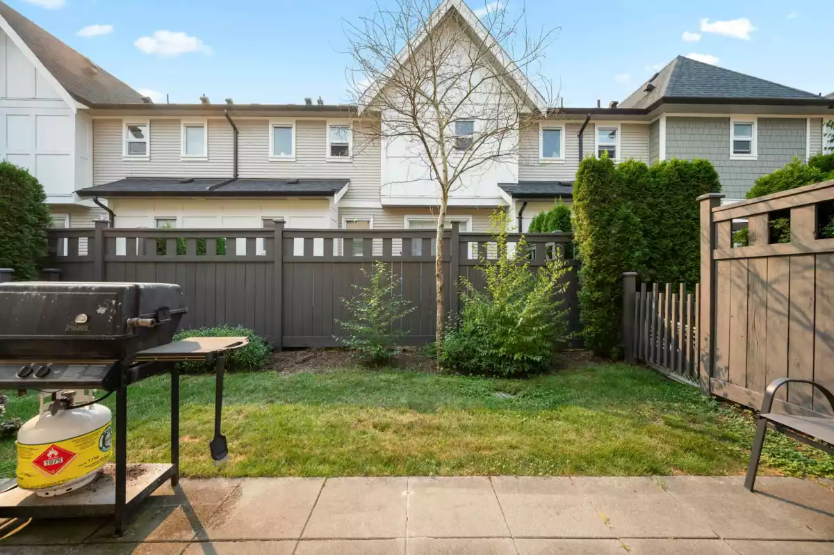 Front Yard Photo of 135 8138 204 Street, Langley, BC