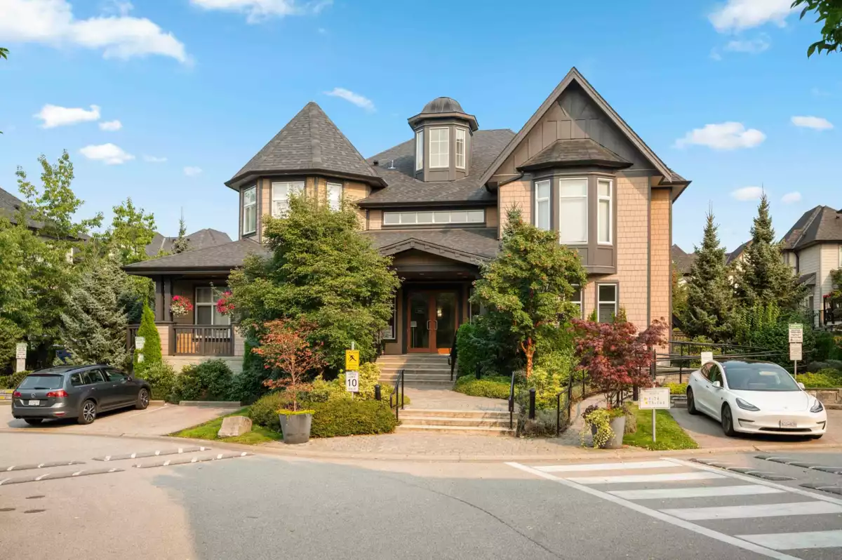 Swimming Pool Photo of 135 8138 204 Street, Langley, BC