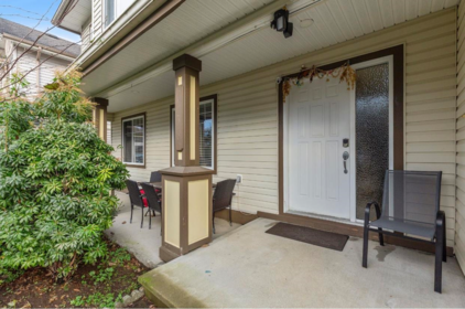 Family Room Photo of 8530 Fennell Street, Mission, BC