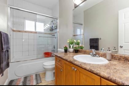 Mudroom Photo of 8530 Fennell Street, Mission, BC
