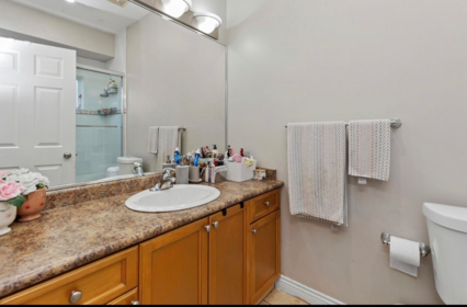 Powder Room Photo of 8530 Fennell Street, Mission, BC