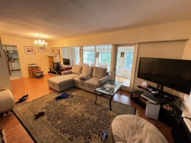 Family Room Photo of 1490 Mathers Avenue, West Vancouver, BC