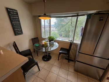 Kitchen Photo of 1490 Mathers Avenue, West Vancouver, BC
