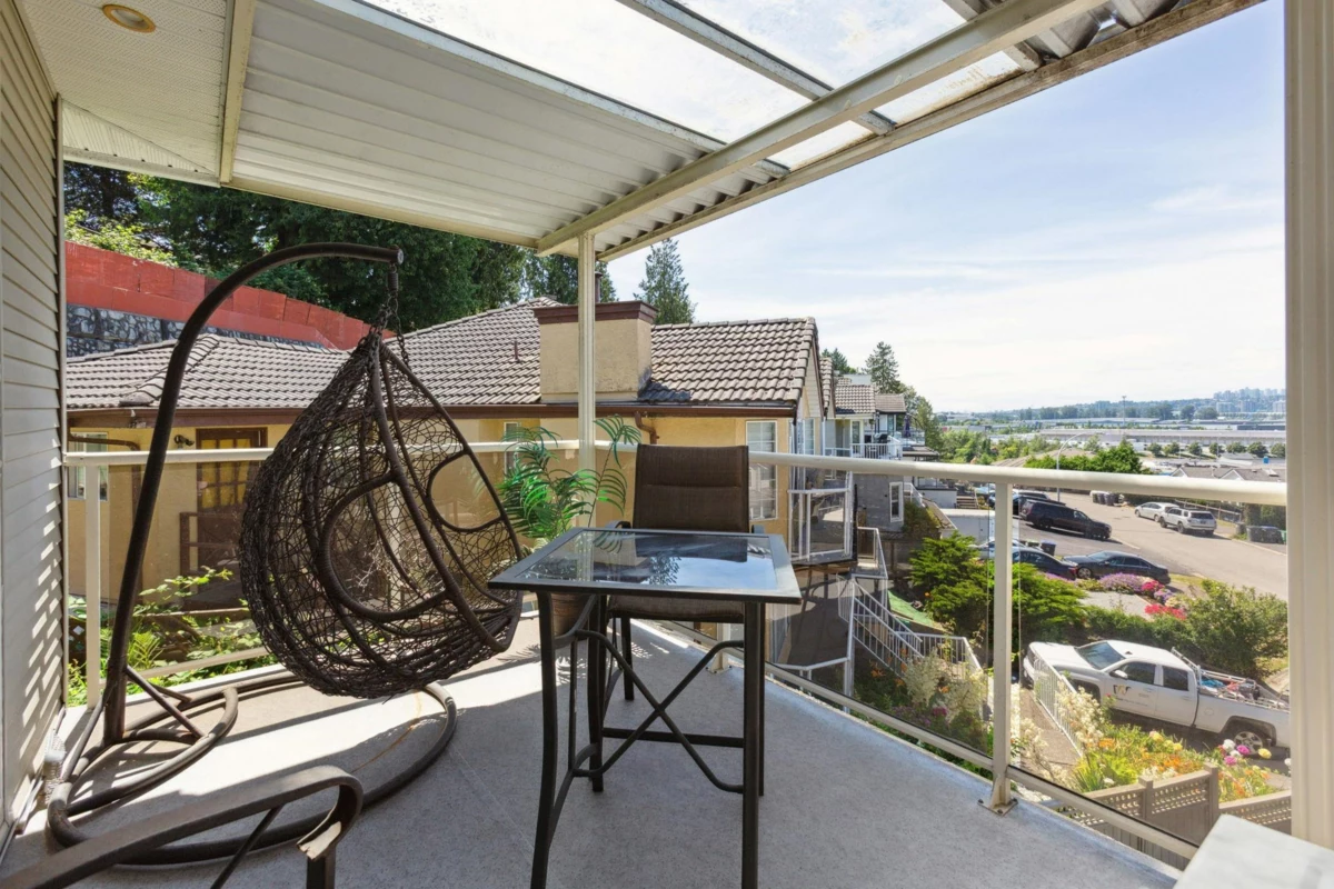 Basement Recreation Room Photo of 12182 101b Avenue, Surrey, BC