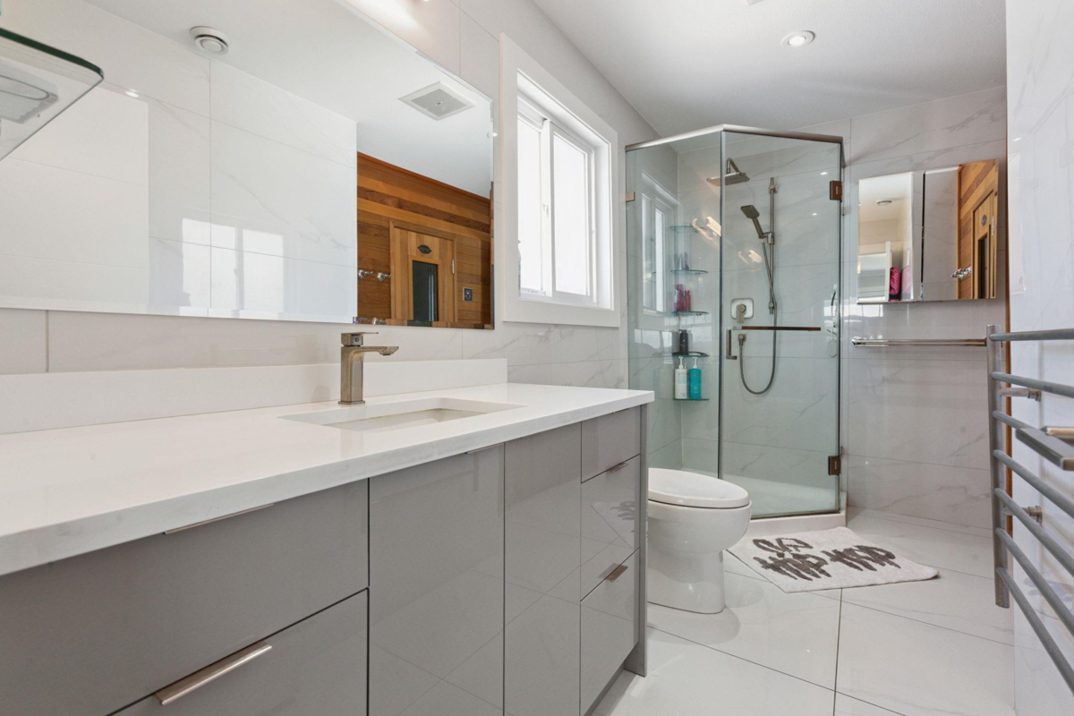 Entry Foyer Photo of 12182 101b Avenue, Surrey, BC