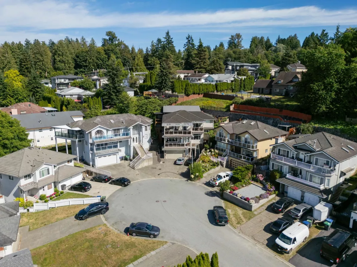 Fitness Center Photo Near 12182 101b Avenue, Surrey, BC