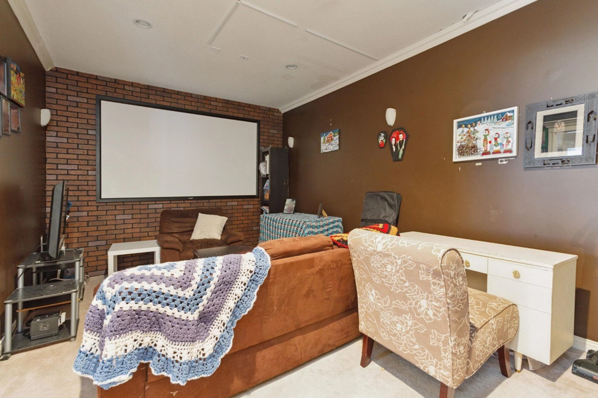 Front Yard Photo of 12182 101b Avenue, Surrey, BC