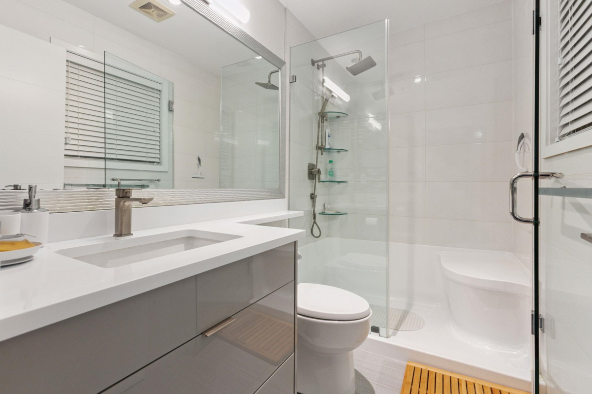 Guest Bathroom Photo of 12182 101b Avenue, Surrey, BC