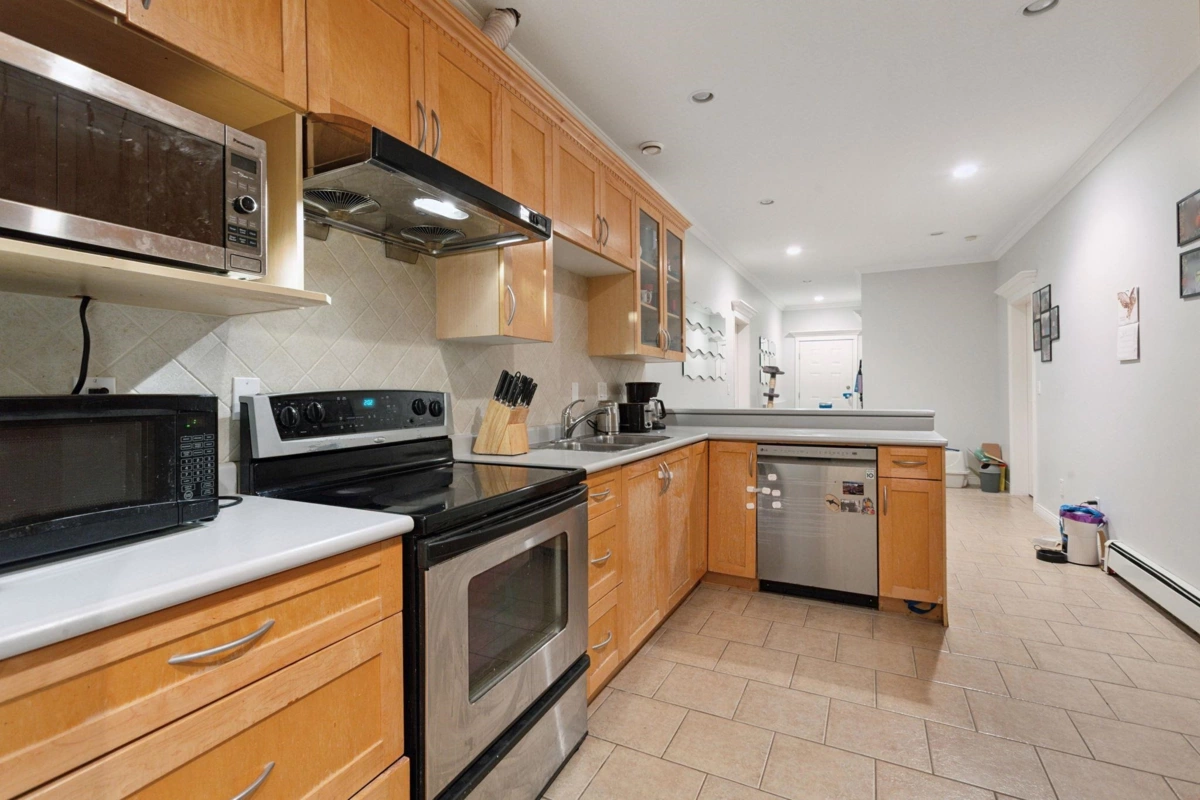 Swimming Pool Photo of 12182 101b Avenue, Surrey, BC