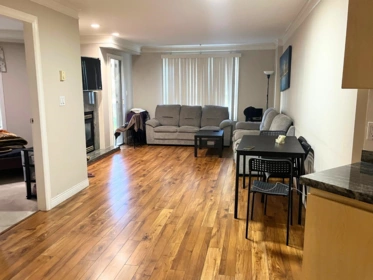 206 8115 121a Street, Surrey, BC