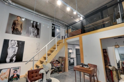 160 1 E Cordova Street, Vancouver, BC