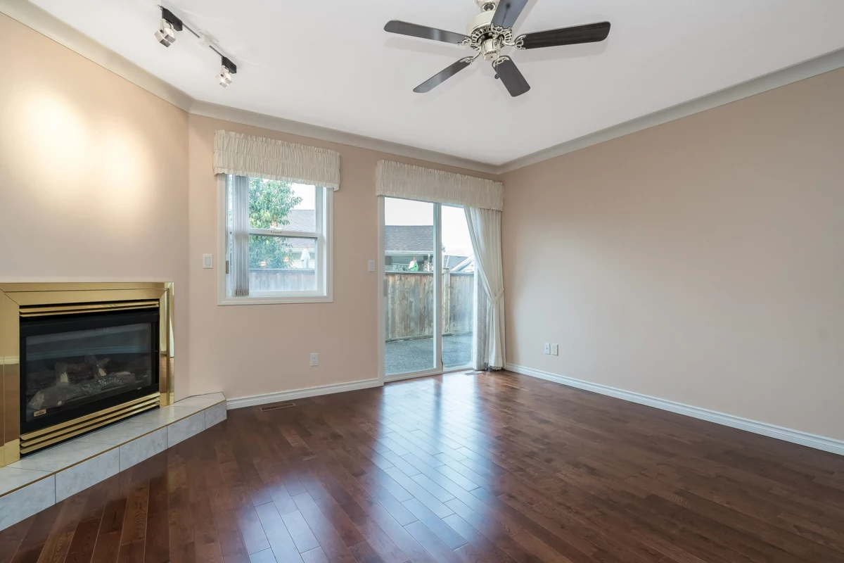 Kitchen Photo of 231 6001 Promontory Road, Chilliwack, BC