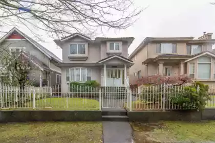 2468 E 4th Avenue, Vancouver, BC, Vancouver — Single Family Residence for sale
