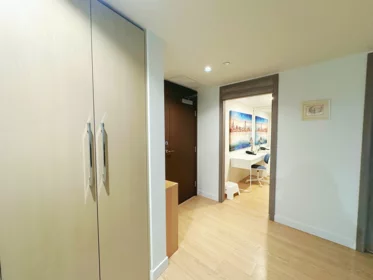 Walk-In Closet Photo of 1505 89 Nelson Street, Vancouver, BC
