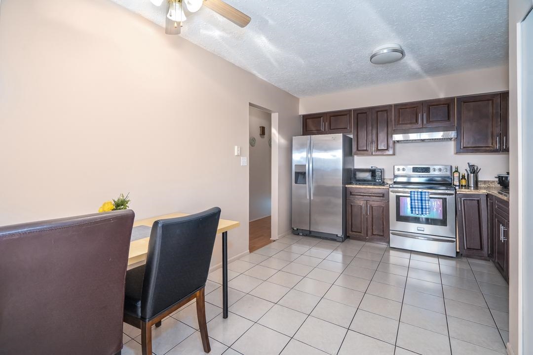 Basement Recreation Room Photo of 7254 Wren Street, Mission, BC