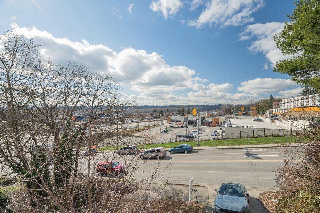 Entry Foyer Photo of 7254 Wren Street, Mission, BC