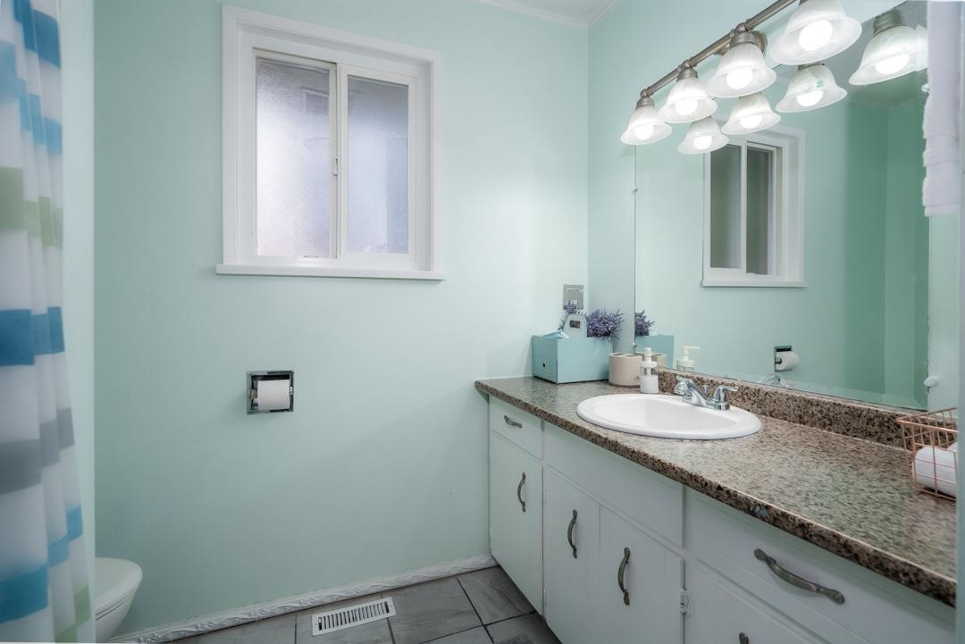 Kitchen Photo of 7254 Wren Street, Mission, BC