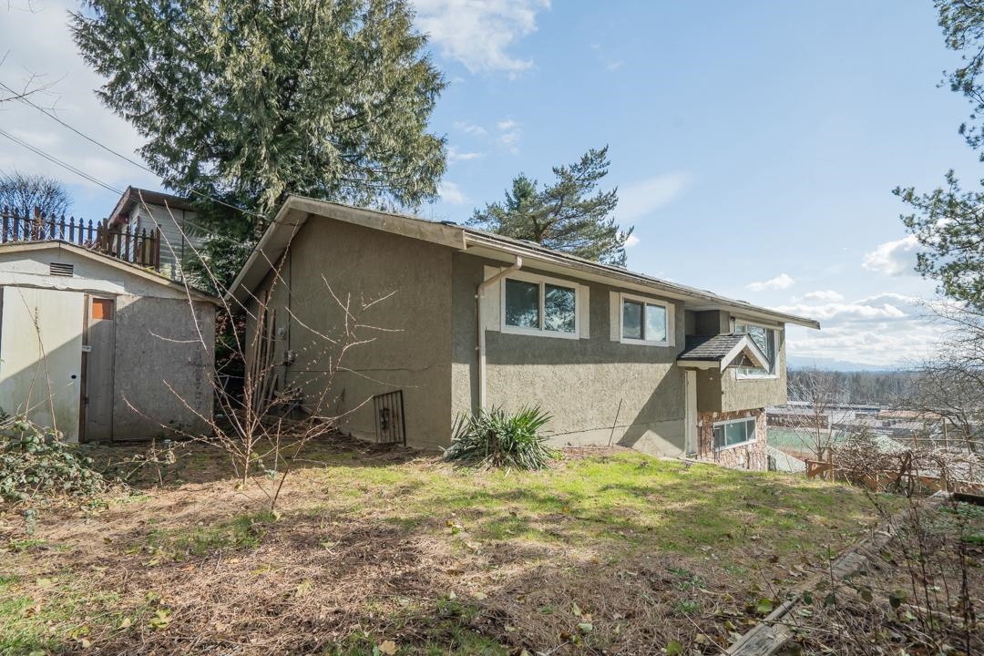 Mudroom Photo of 7254 Wren Street, Mission, BC