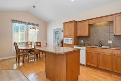 3 648 Coquihalla Street, Hope, BC, Hope — Townhouse for sale