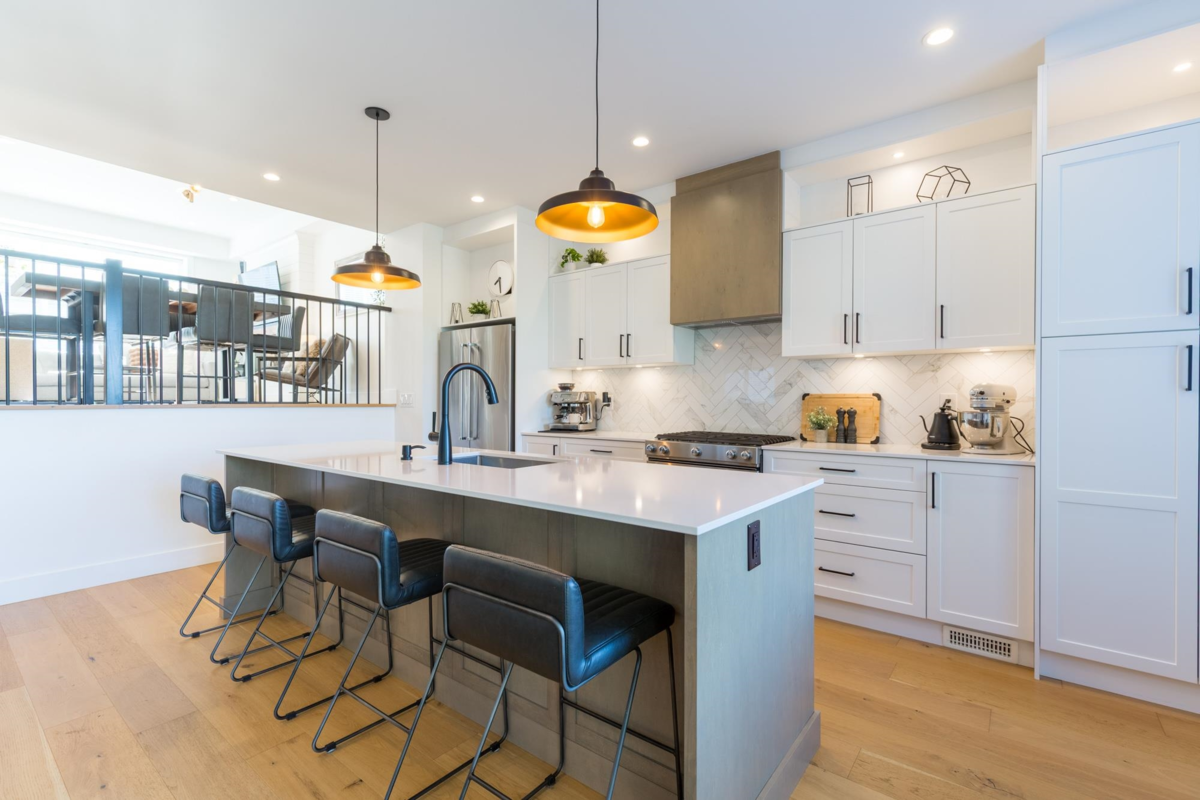 Guest Bathroom Photo of 5 35810 Mckee Road, Abbotsford, BC