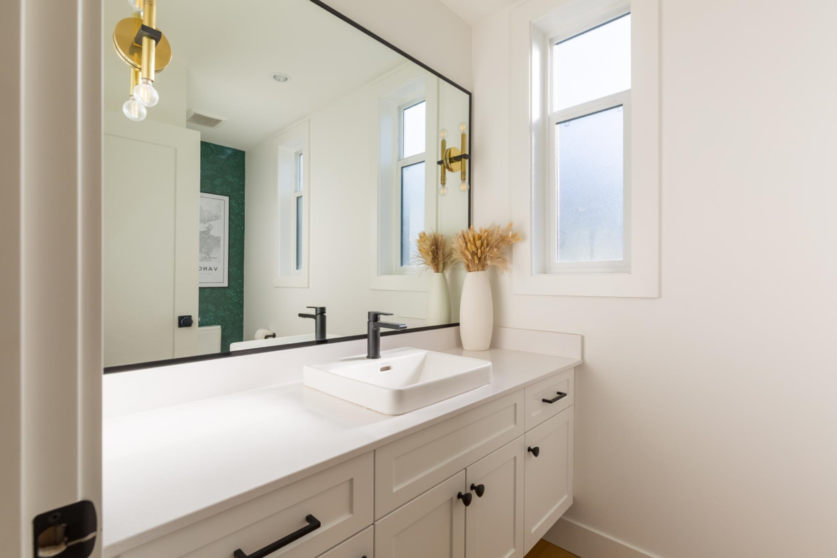 Hallway Photo of 5 35810 Mckee Road, Abbotsford, BC