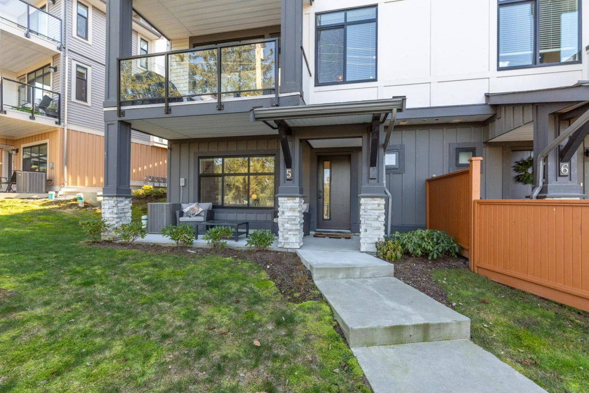 Living Room Photo of 5 35810 Mckee Road, Abbotsford, BC