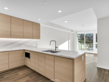 606 305 Morrissey Road, Port Moody, BC, Port Moody Centre — 1 bed apartment/condo for sale