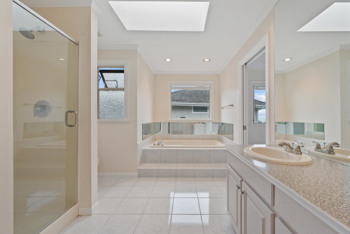 Fitness Center Photo Near 5532 Westhaven Road, West Vancouver, BC