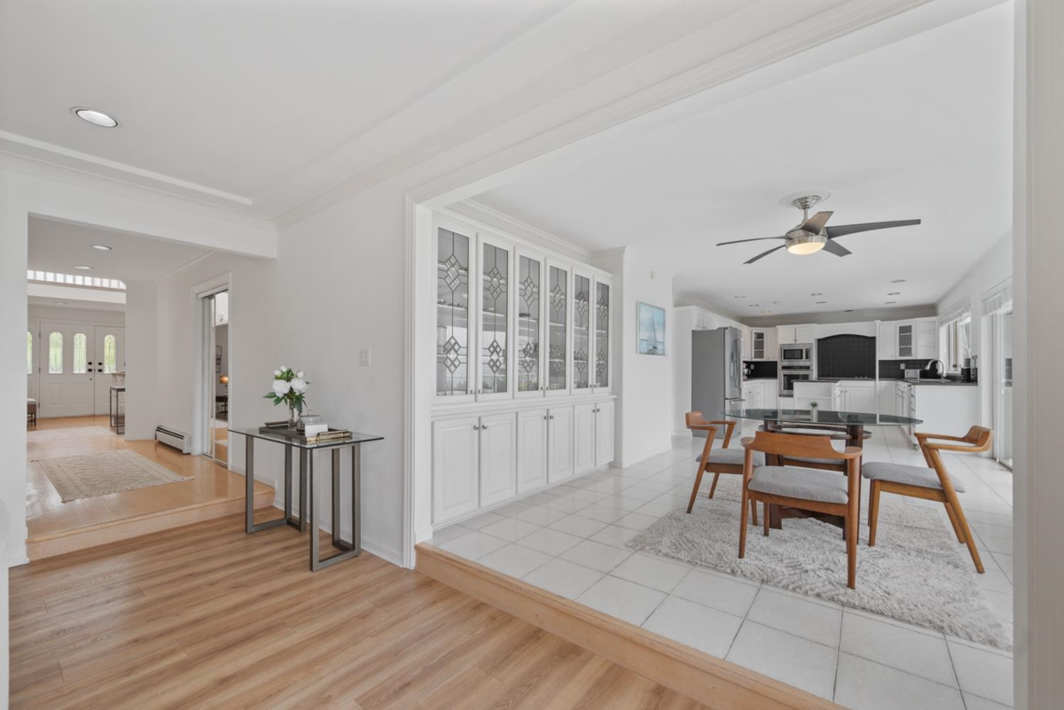 Powder Room Photo of 5532 Westhaven Road, West Vancouver, BC