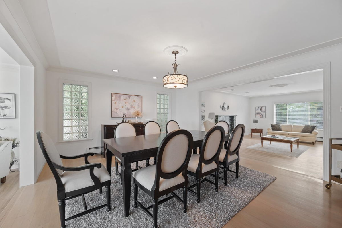 Primary Bathroom Photo of 5532 Westhaven Road, West Vancouver, BC