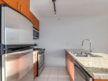 907 9188 University Crescent, Burnaby, BC, Burnaby — Apartment/Condo for sale