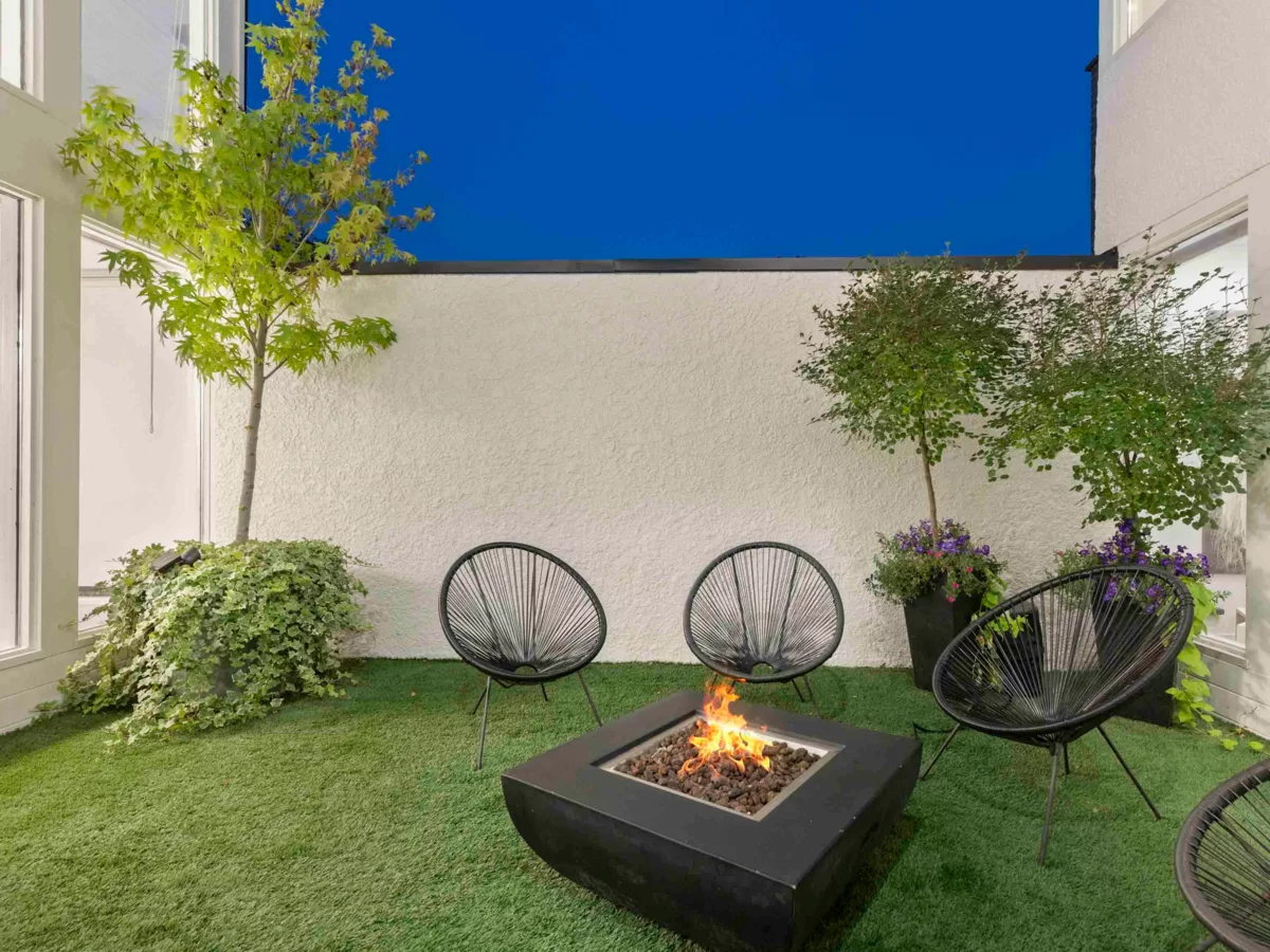 Swimming Pool Photo of 4615 W 7th Avenue, Vancouver, BC