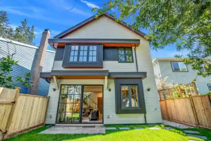 4029 W 33rd Avenue, Vancouver, BC, Point Grey — 3 bed half duplex for sale