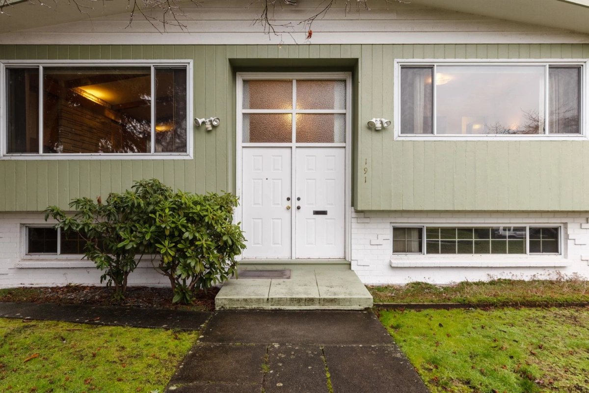 Garage Interior Photo of 191 W 60th Avenue, Vancouver, BC