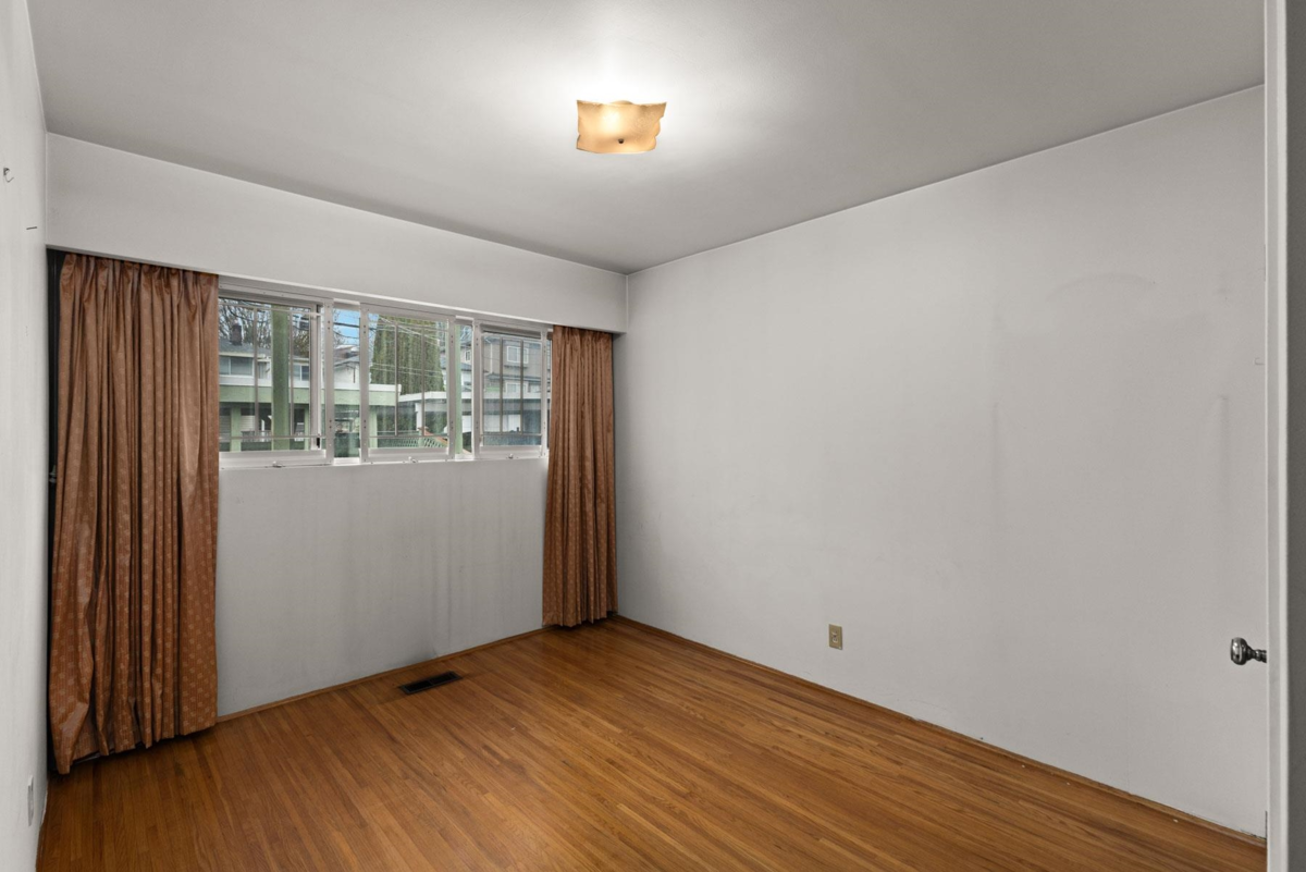 Guest Bathroom Photo of 191 W 60th Avenue, Vancouver, BC