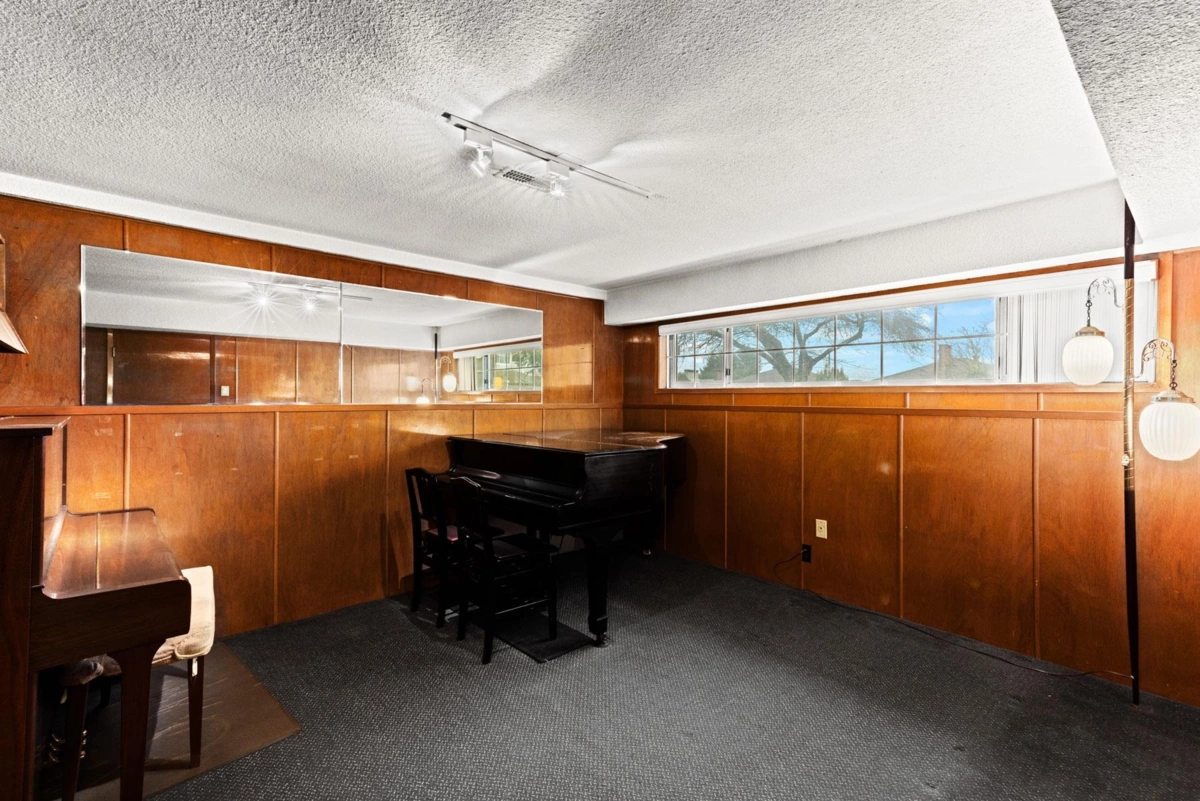 Laundry Room Photo of 191 W 60th Avenue, Vancouver, BC