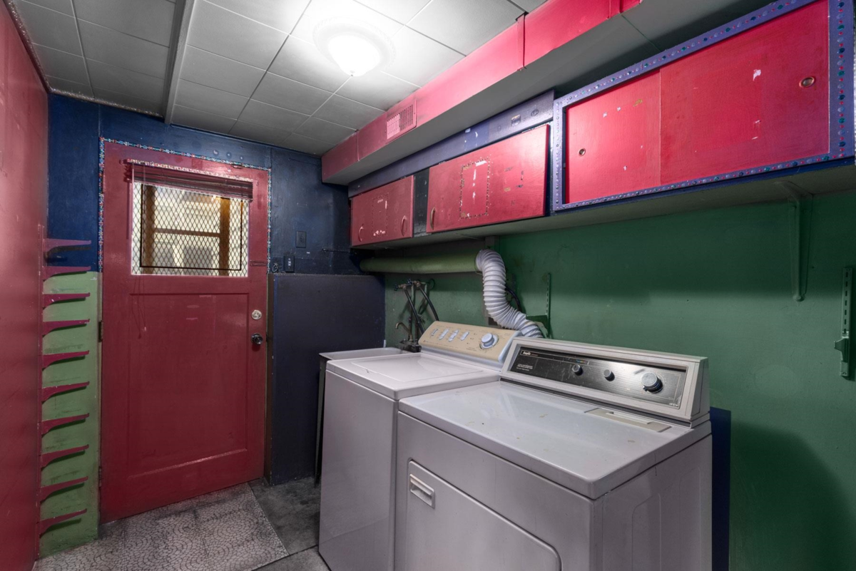 Staircase Photo of 191 W 60th Avenue, Vancouver, BC