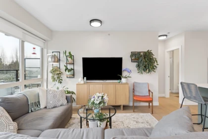 403 1330 Marine Drive, North Vancouver, BC, North Vancouver — Apartment/Condo for sale