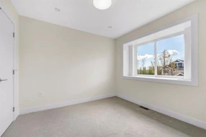 Basement Recreation Room Photo of 19109 67 Avenue, Surrey, BC