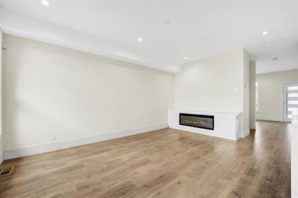 Primary Bedroom Photo of 19109 67 Avenue, Surrey, BC