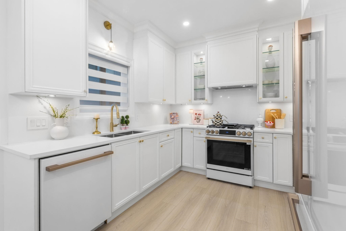 Breakfast Nook Photo of 5138 Dominion Street, Burnaby, BC