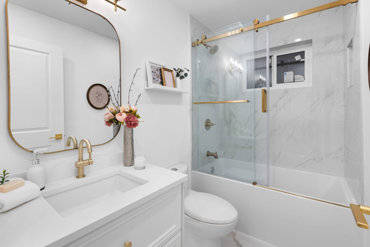 Entry Foyer Photo of 5138 Dominion Street, Burnaby, BC