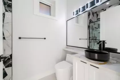 Primary Bathroom Photo of 1328 E 64th Avenue, Vancouver, BC