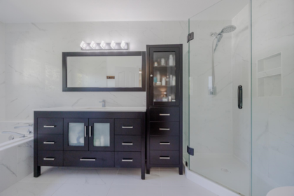 Guest Bathroom Photo of 20763 91a Avenue, Langley, BC