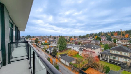 Front Yard Photo of 671 438 W King Edward Avenue, Vancouver, BC