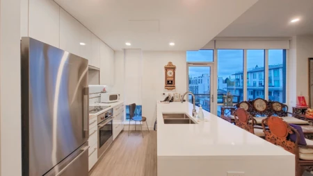 Kitchen Island Photo of 671 438 W King Edward Avenue, Vancouver, BC